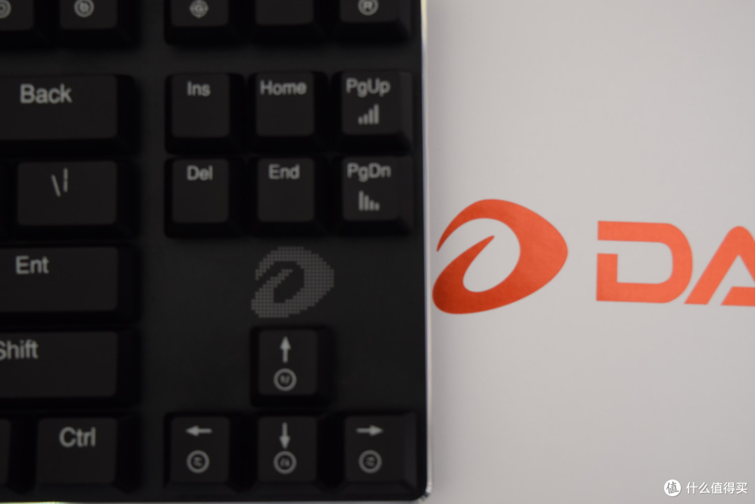 真的薄出了新境界 — REACHACE 达尔优 EK820 键盘 开箱