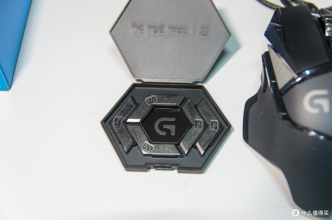 罗技G502鼠标测评与游戏外设巨头们的爱恨情仇