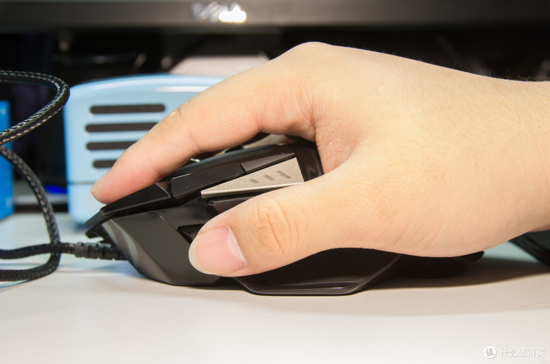 罗技G502鼠标测评与游戏外设巨头们的爱恨情仇