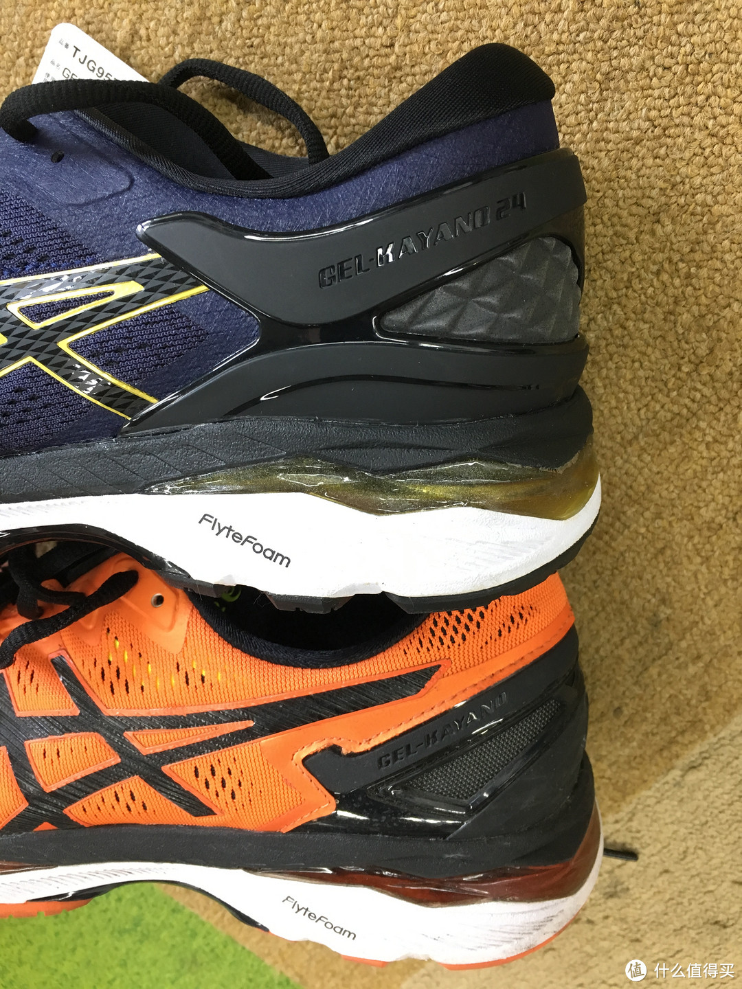 ASICS 亚瑟士 GEL-KAYANO 23 24 跑鞋两代对比