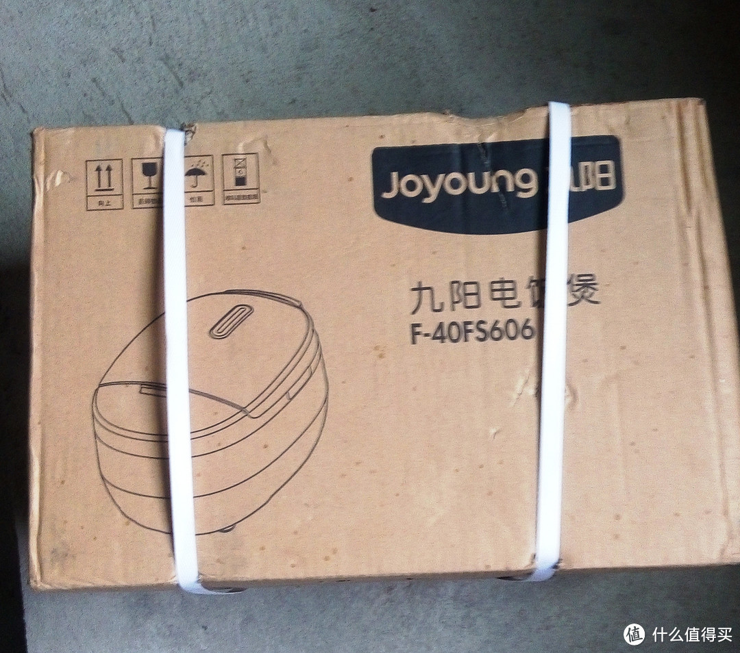开箱晒物：Joyoung 九阳 铁釜电饭煲4L电饭锅JYF-40FS606