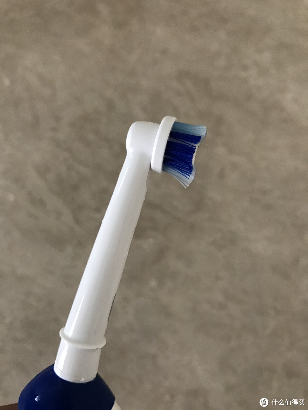 让大人和宝宝都爱上刷牙——Oral-B 成人和宝宝入门款2D电动牙刷