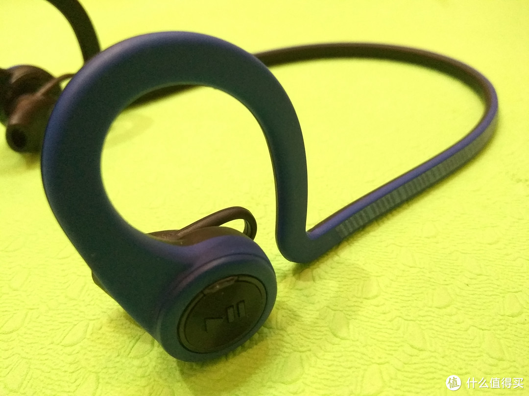 运动耳机浅谈及Plantronics 缤特力 BackBeat FIT 无线运动耳机一代二代购买建议