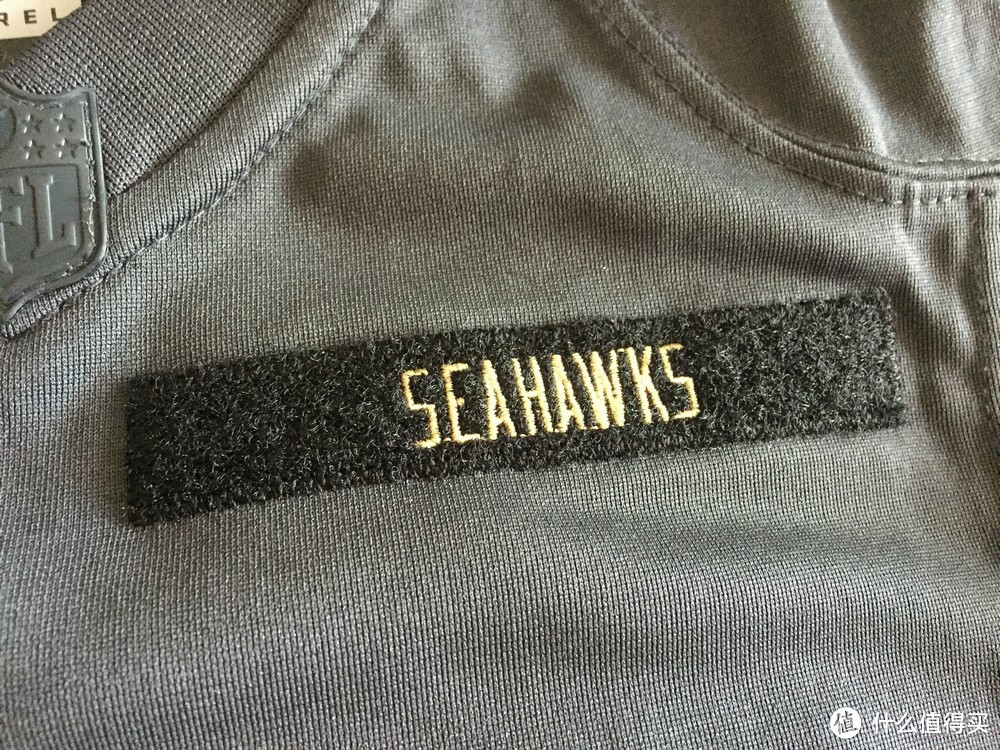 Seattle 12th Man — NFL 迷彩海鹰球衣 & 迷彩橄榄球