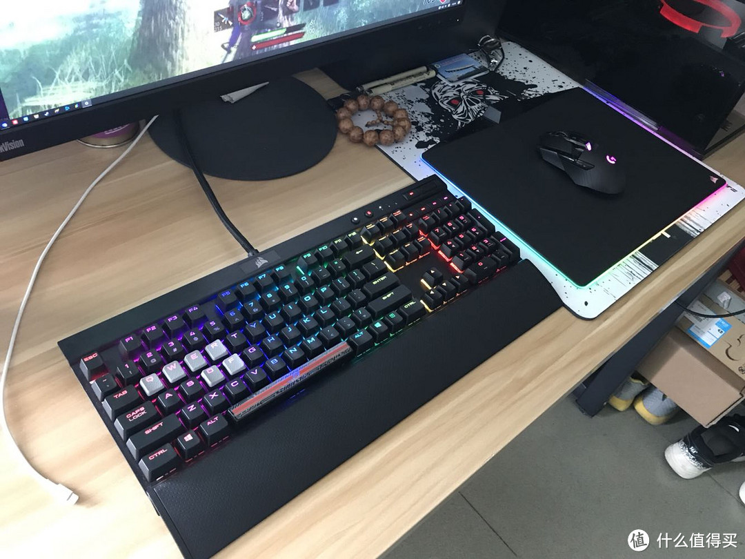 带RGB的鼠标垫—Corsair 美商海盗船 MM800 鼠标垫开箱晒物