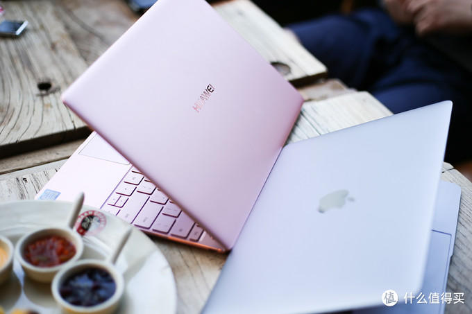 机林争霸 — Apple 苹果 MacBook 笔记本电脑 对比 HUAWEI 华为 MateBook X