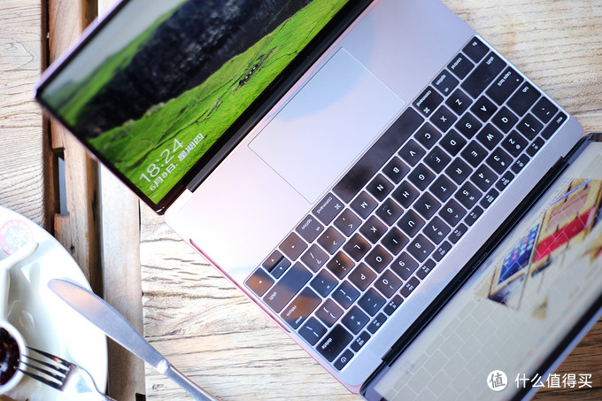 机林争霸 — Apple 苹果 MacBook 笔记本电脑 对比 HUAWEI 华为 MateBook X