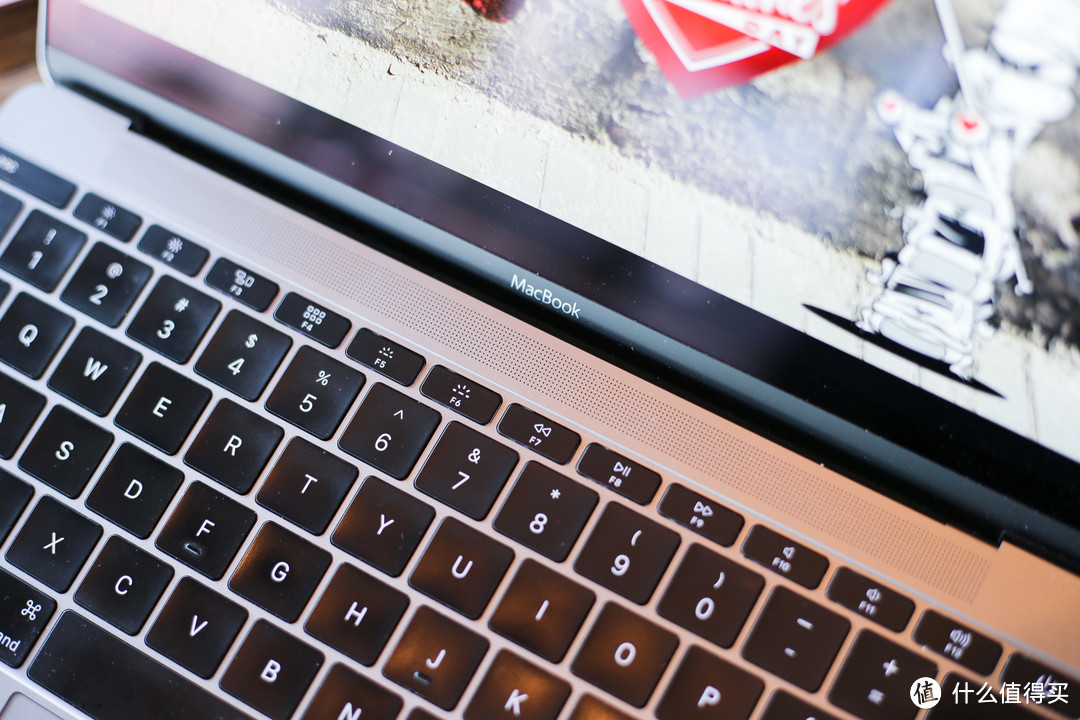 机林争霸 — Apple 苹果 MacBook 笔记本电脑 对比 HUAWEI 华为 MateBook X