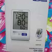 西铁城 CH550 电子血压计外观展示(臂带|说明书|电池)