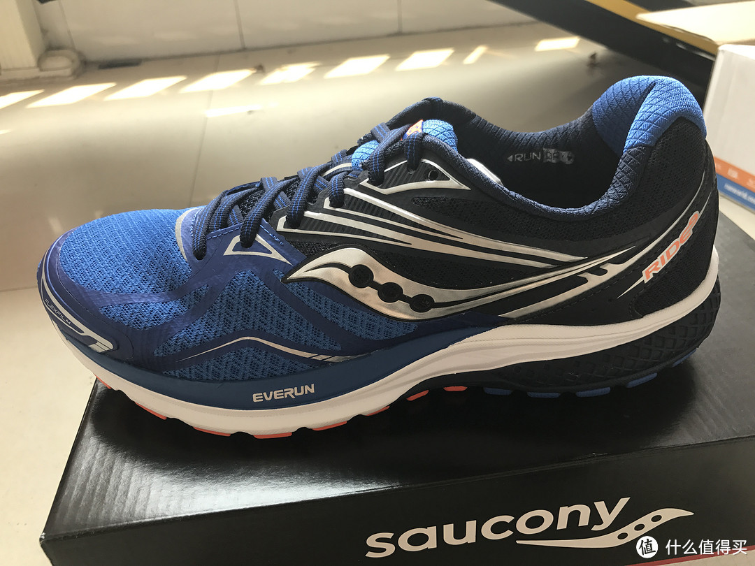 原来真的好弹 — Saucony 圣康尼 RIDE 9 S203181 男款次*级避震跑鞋 开箱