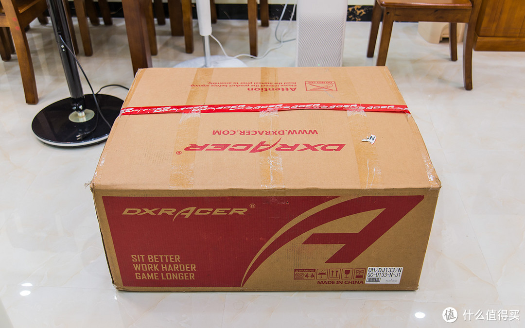 终于有张像样的办公椅 — DXRACER 迪锐克斯 D133 电竞椅开箱