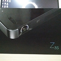 极米 Z3S 家用投影机怎么投屏怎么样(散热孔)