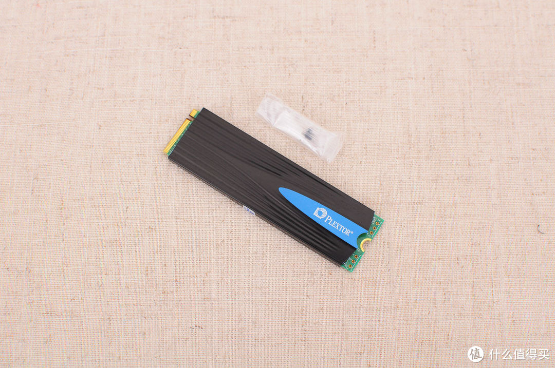 释放高能，手把手教你搞定高性能NVME SSD硬件安装和系统安装