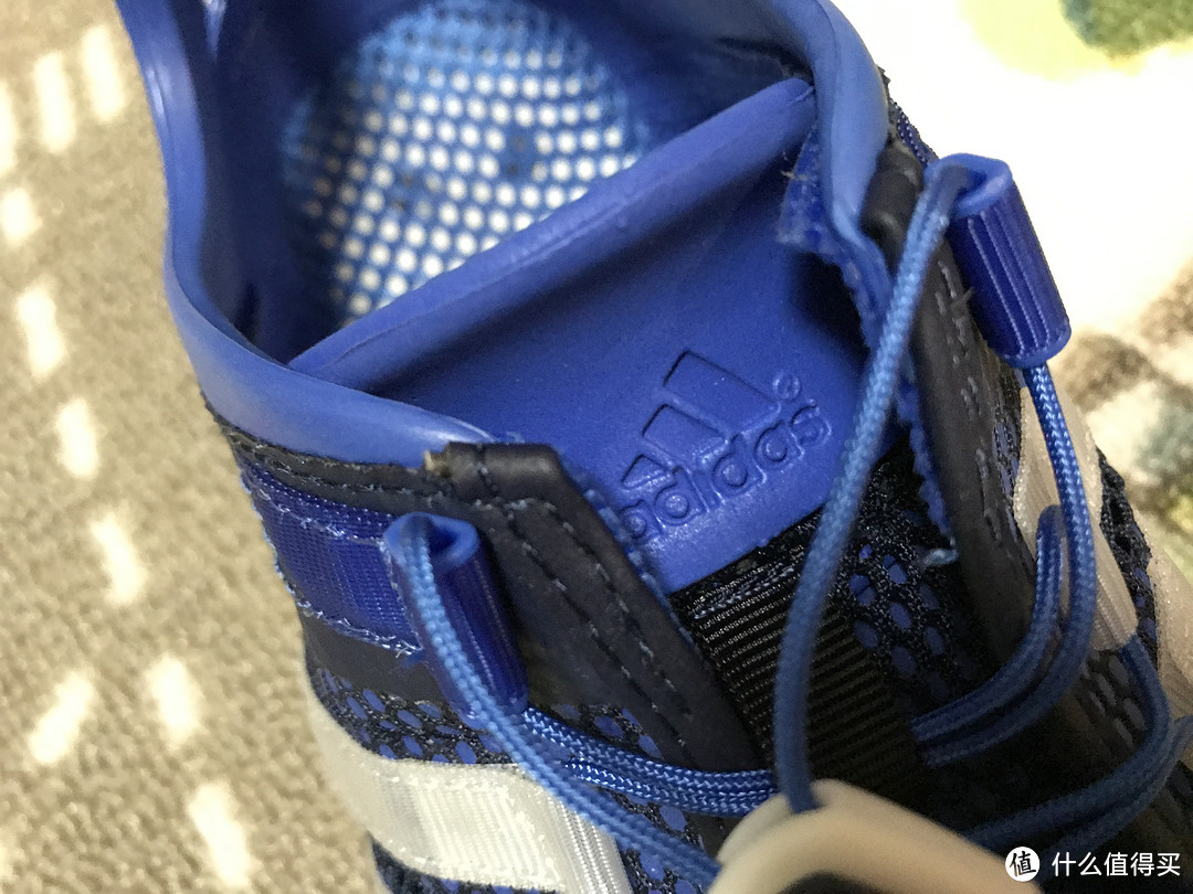 应付黄梅雨季的好鞋！Adidas 户外多功能涉水鞋 EO841