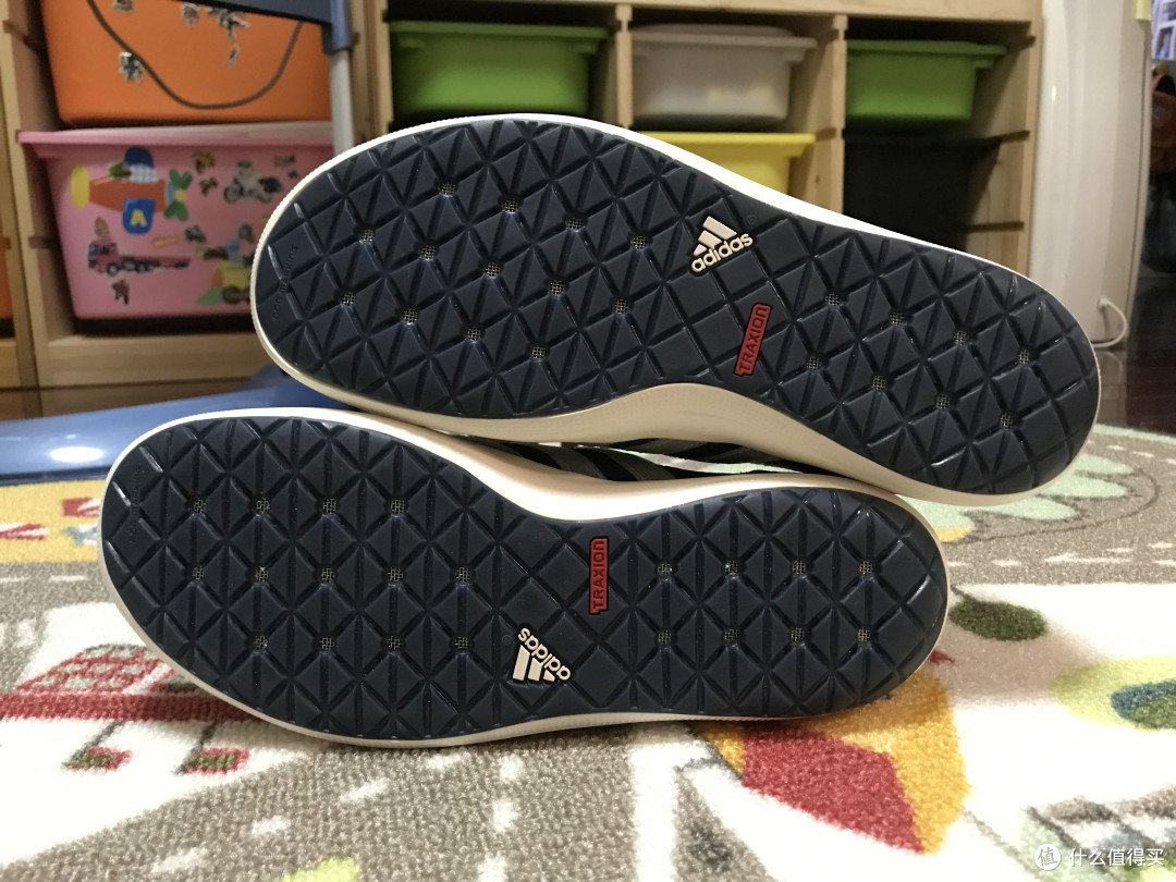应付黄梅雨季的好鞋!Adidas 户外多功能涉水鞋 EO841