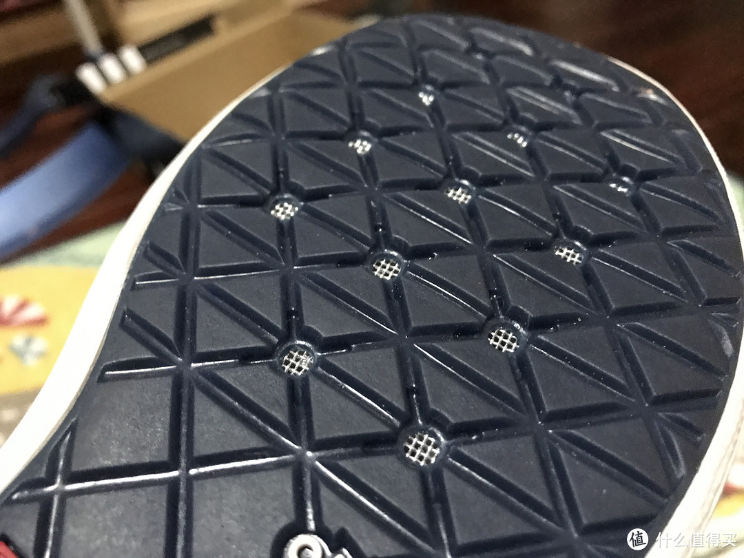 应付黄梅雨季的好鞋!Adidas 户外多功能涉水鞋 EO841