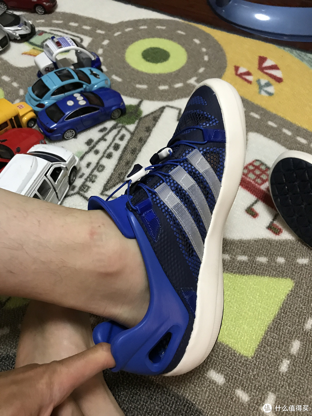 应付黄梅雨季的好鞋！Adidas 户外多功能涉水鞋 EO841