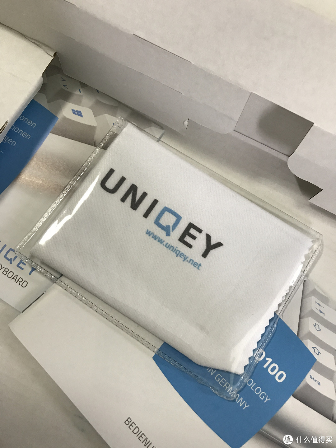 一口气收揽两个带木头的电子产品 — 定制键盘GMK Uniqey Q100和 LUXURY&PRECISION 乐彼 L3pro