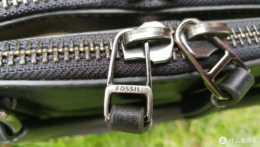 拉链特写 Fossil