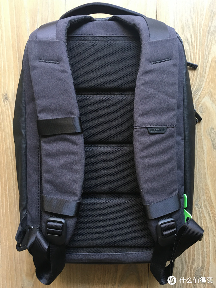 Incase City Compact Backpack  双肩电脑包 半年使用报告