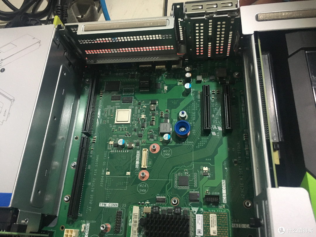 服务器RH2288H V3+NVIDIA QUADO P5000 开箱