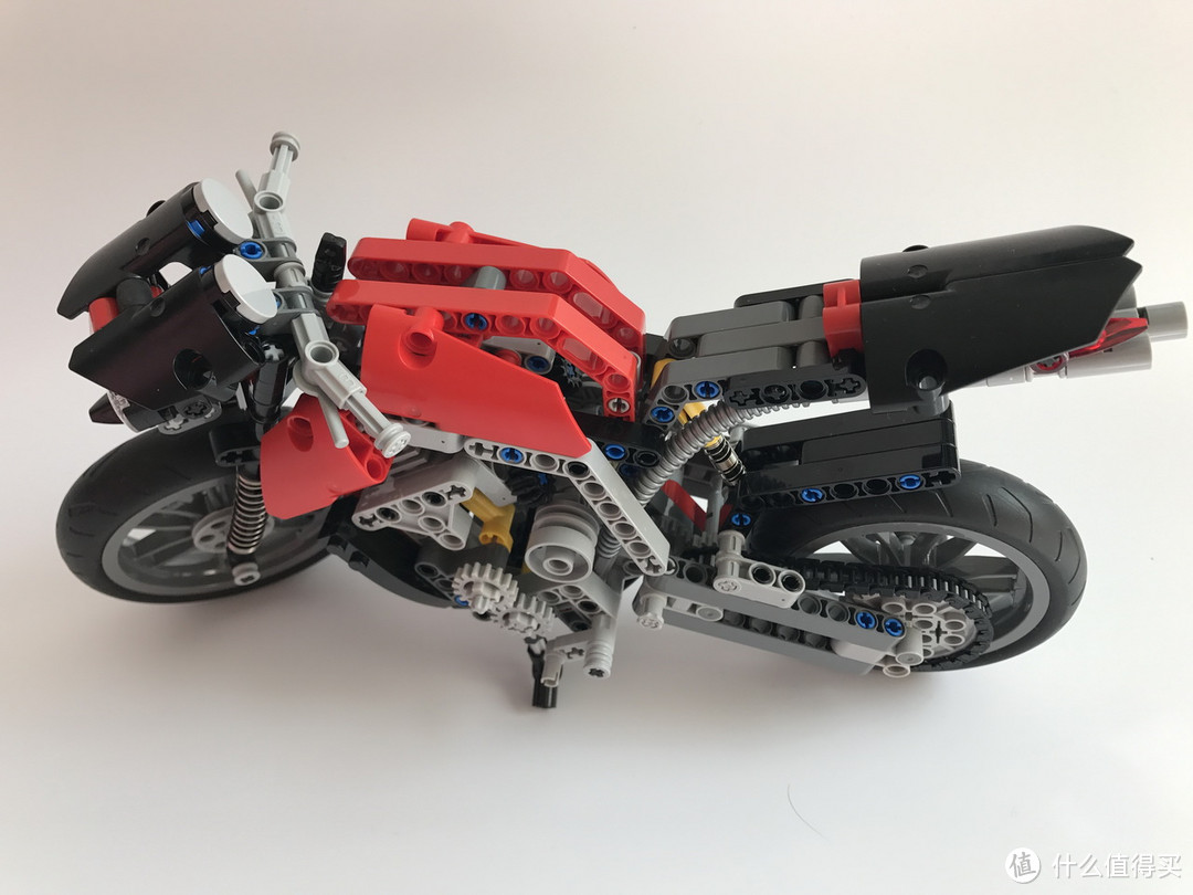乐高还能这么拼： 复刻 LEGO 乐高科技 8051 摩托车