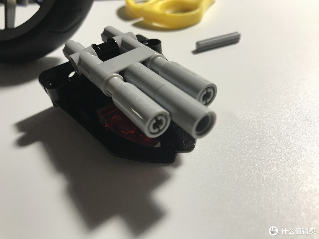 乐高还能这么拼： 复刻 LEGO 乐高科技 8051 摩托车