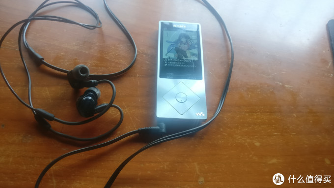 和Walkman合影