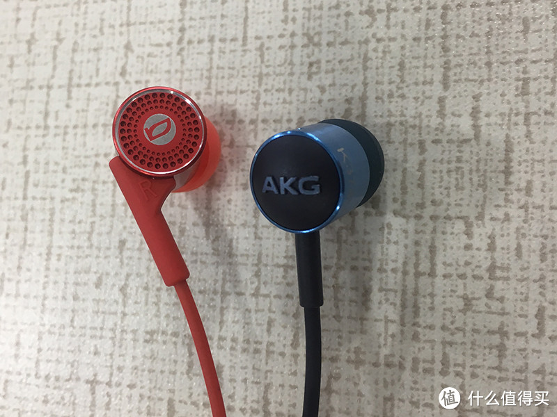 装备党还是实用派？ — 巴赫Bach EM04 与爱科技 AKG K374U 入耳式耳机 初体验