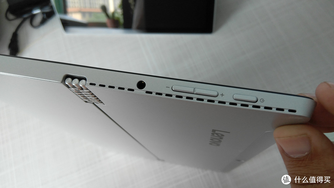 微软 Surface Pro 4开箱及与联想 Miix5 尊享版简单对比