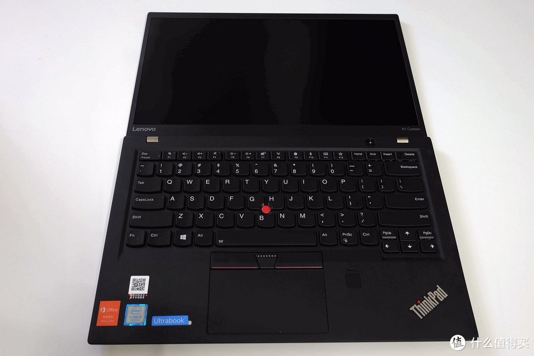 轻薄高续航的商务小黑本，ThinkPad X1 Carbon 2017评测