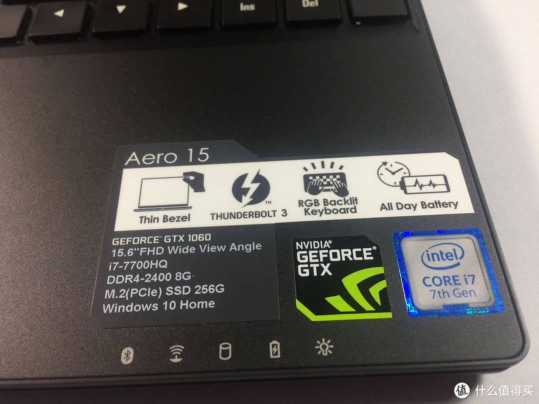 不为谁而写的开箱（就是为了炫耀最“骚”的笔记本） — GIGABYTE 技嘉 Aero15简单开箱