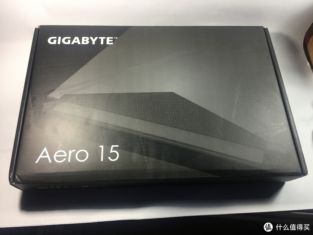 不为谁而写的开箱（就是为了炫耀最“骚”的笔记本） — GIGABYTE 技嘉 Aero15简单开箱
