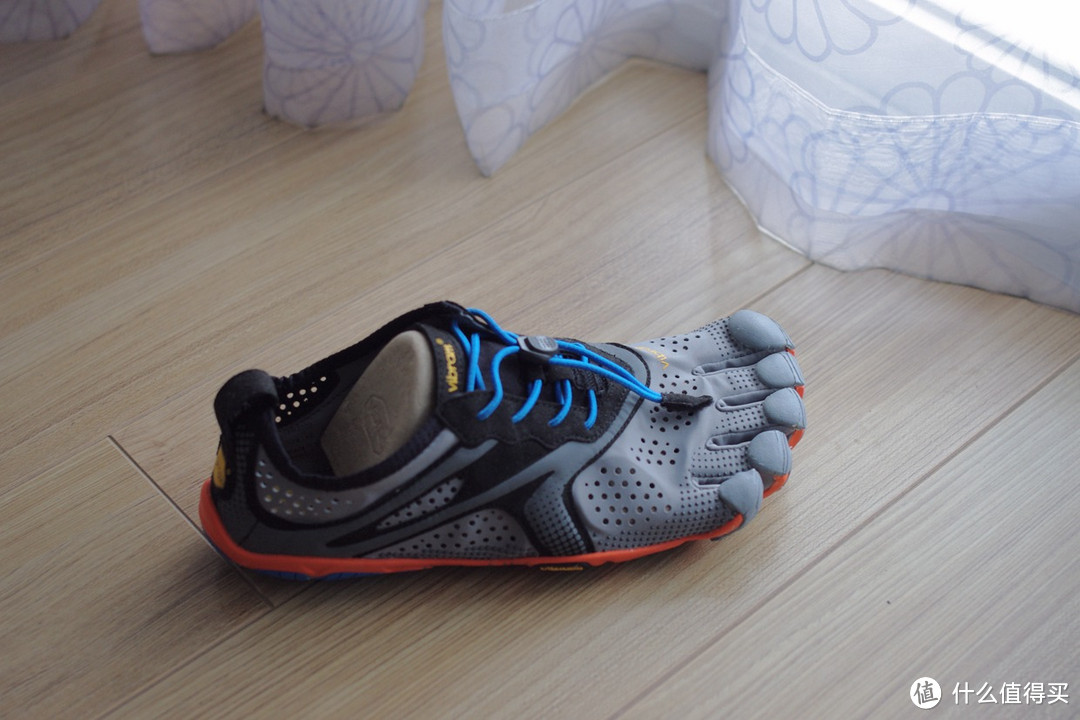 “裸”奔的感觉——Vibram V-run 超轻五趾鞋