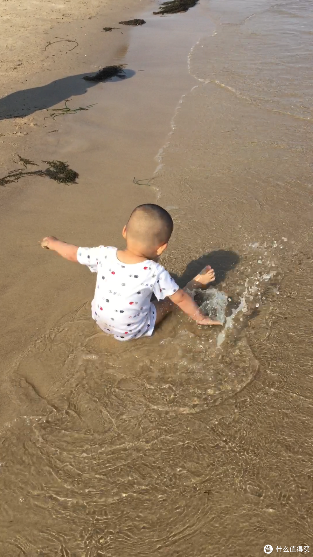 一家人去海边—主角是13个月的小祖宗!