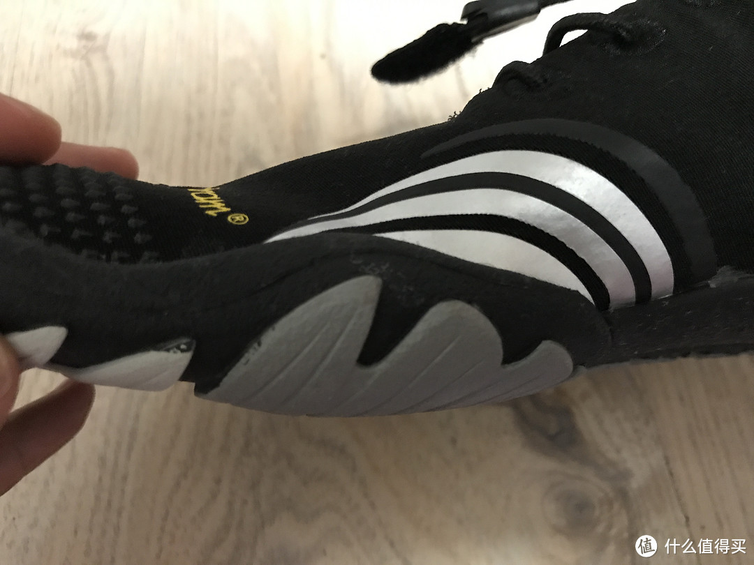 城市中贴近自然的跑步装备：VFF KMD Sports LS