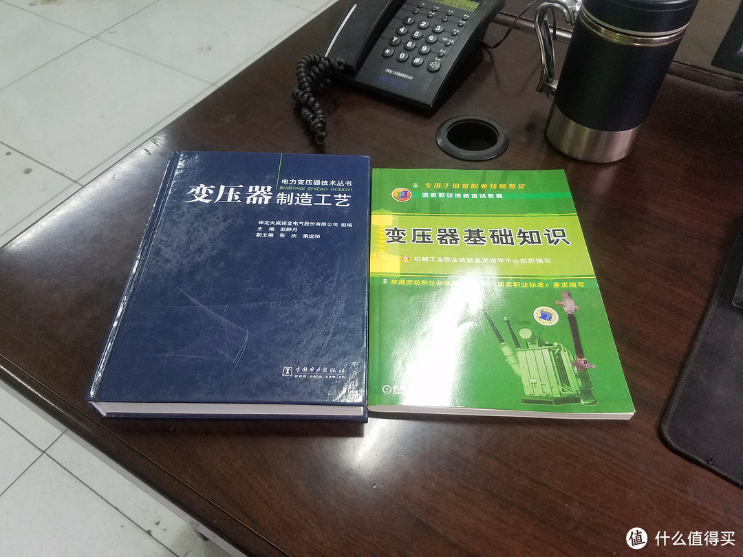 #桌面故事#也许是最low的桌面—但“生活亦平凡”，记一个普通蓝领技术工人的办公桌面