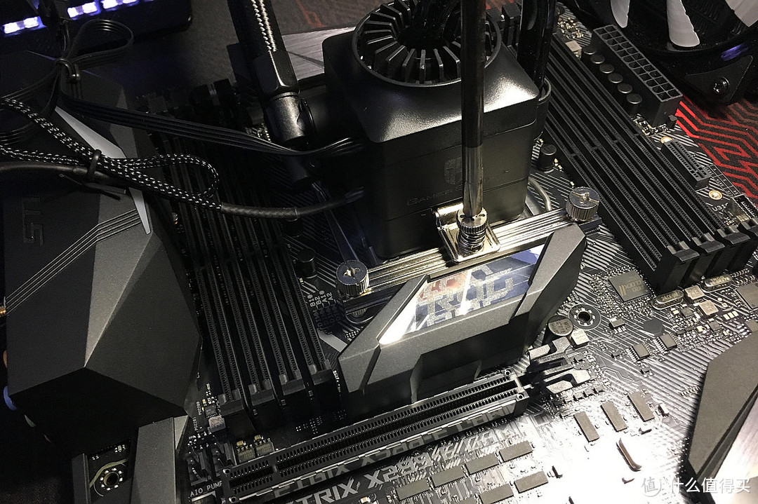 侦测到在途的聚变打击——intel 英特尔 Core i9 7900x + STRIX X299-E 抢先测试