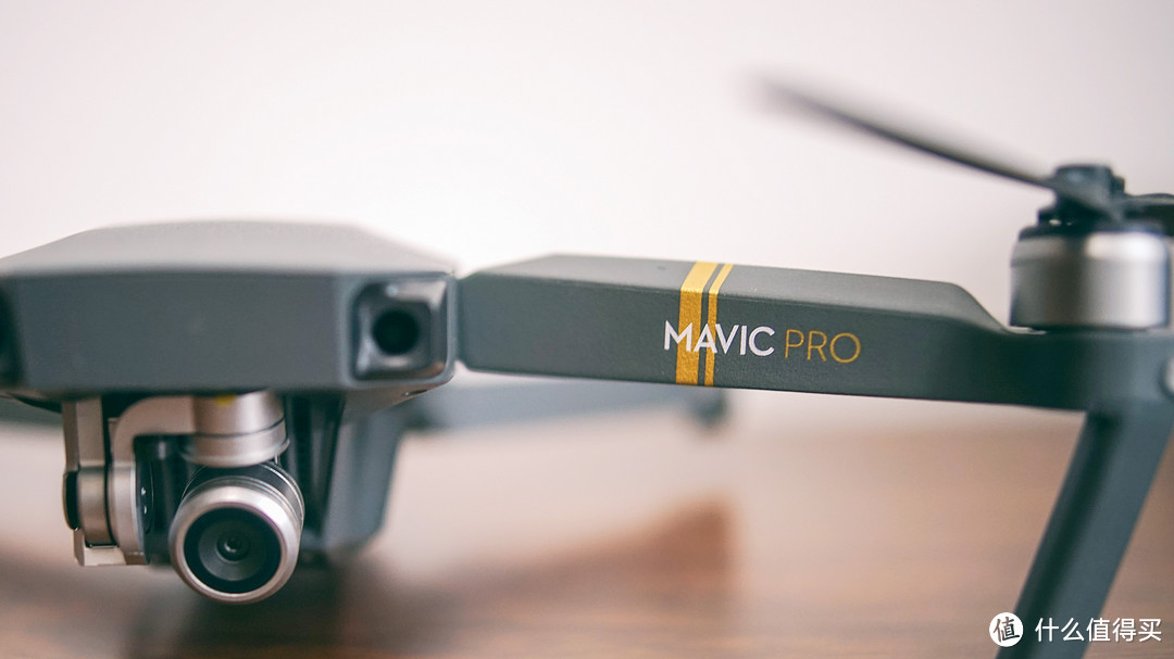 老婆给我买了架飞机?大疆“御” Mavic Pro测评