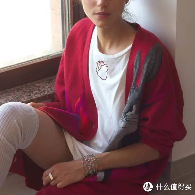 公然开车的T恤竟然也能穿得如此清新脱俗