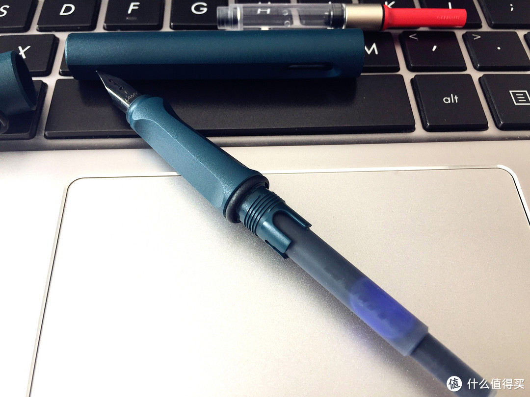 送小女的高考礼物 — LAMY 凌美 safari 狩猎者系列 磨砂燃油灰钢笔