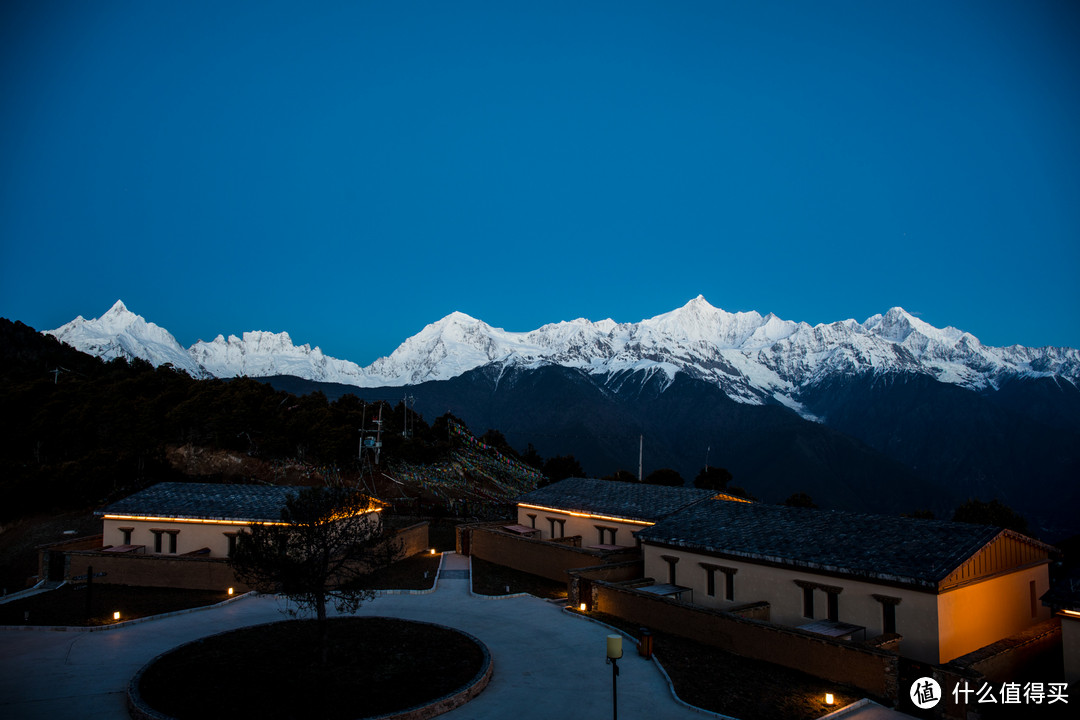 等待日照金山