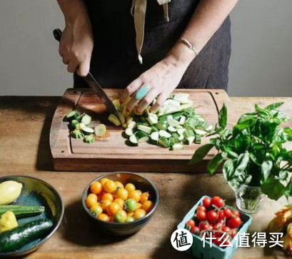 铸铁锅之后，菜板是第二个中国人亟需升级的厨房用品，比刀和瓷器都急