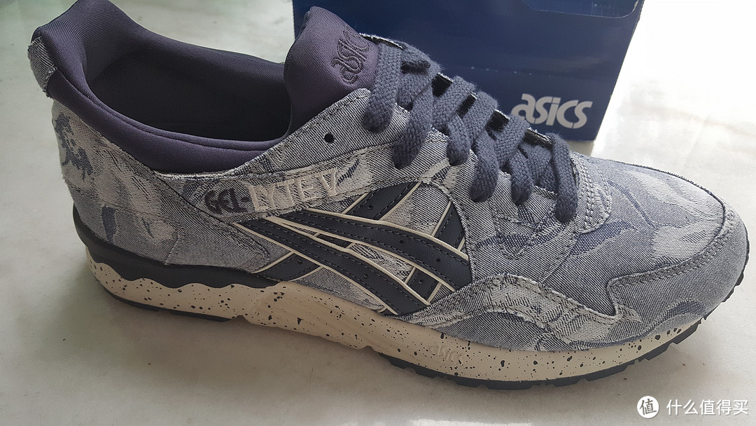 ASICS 亚瑟士 GEL-Lyte V  日本素材花纹 H612N-5050男士复古跑步鞋开箱