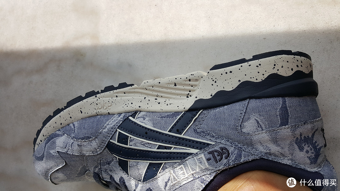 ASICS 亚瑟士 GEL-Lyte V  日本素材花纹 H612N-5050男士复古跑步鞋开箱