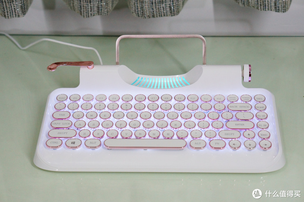 复古打字机 HELLBOY 巴洛克天使 温莎白樱桃青轴版机械键盘开箱小晒