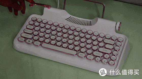 复古打字机 HELLBOY 巴洛克天使 温莎白樱桃青轴版机械键盘开箱小晒