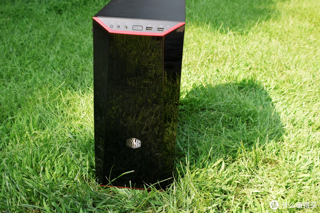 三年不再换机箱 空间宽裕、带前透侧透的 MasterBox Lite 5（睿）中塔机箱