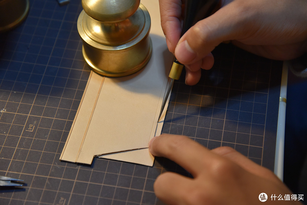 手工皮具 — 记录一个非常详细的拉链手拿包的制作过程