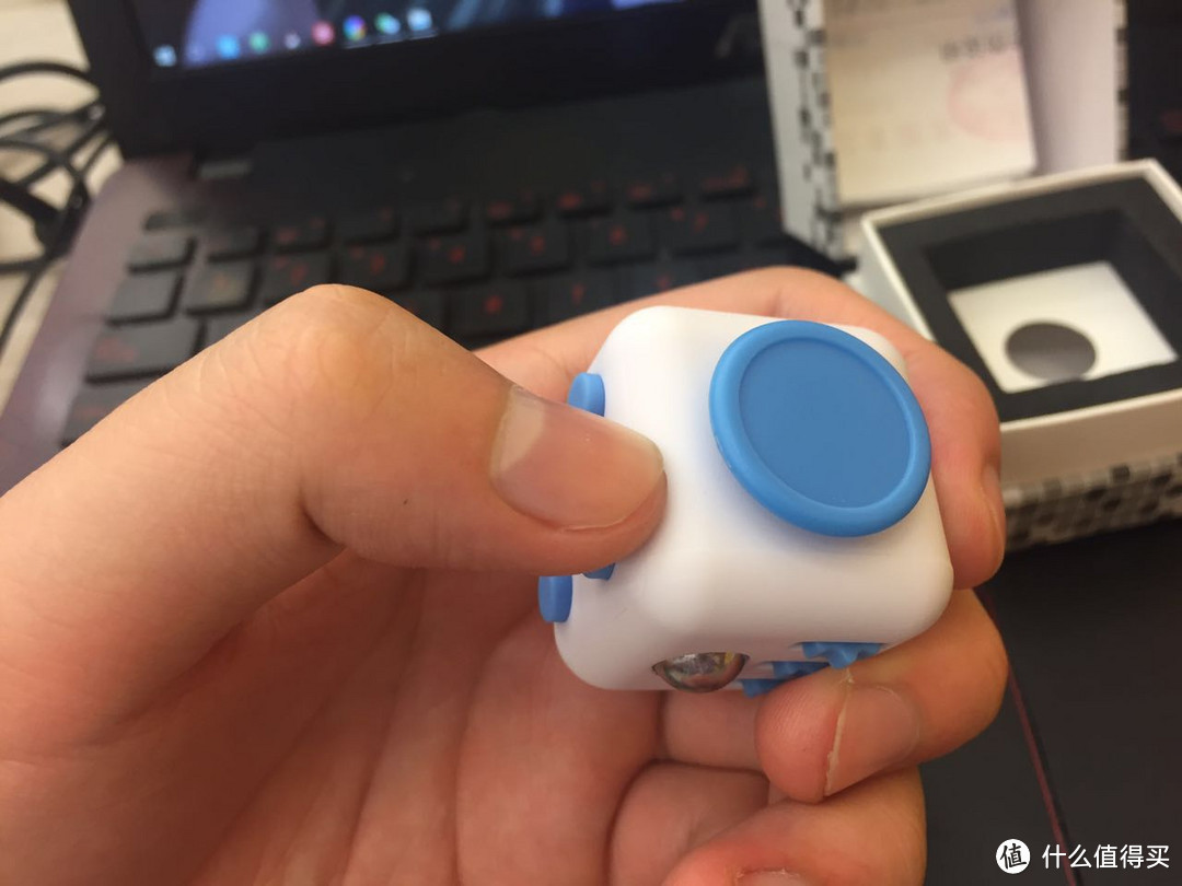 减压帮手 — fidget cube 把玩评测